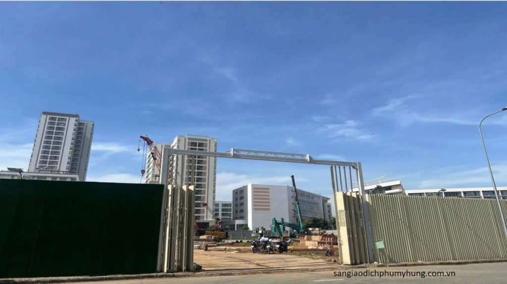 "tien-do-du-an-triton-crown-phu-my-hung"